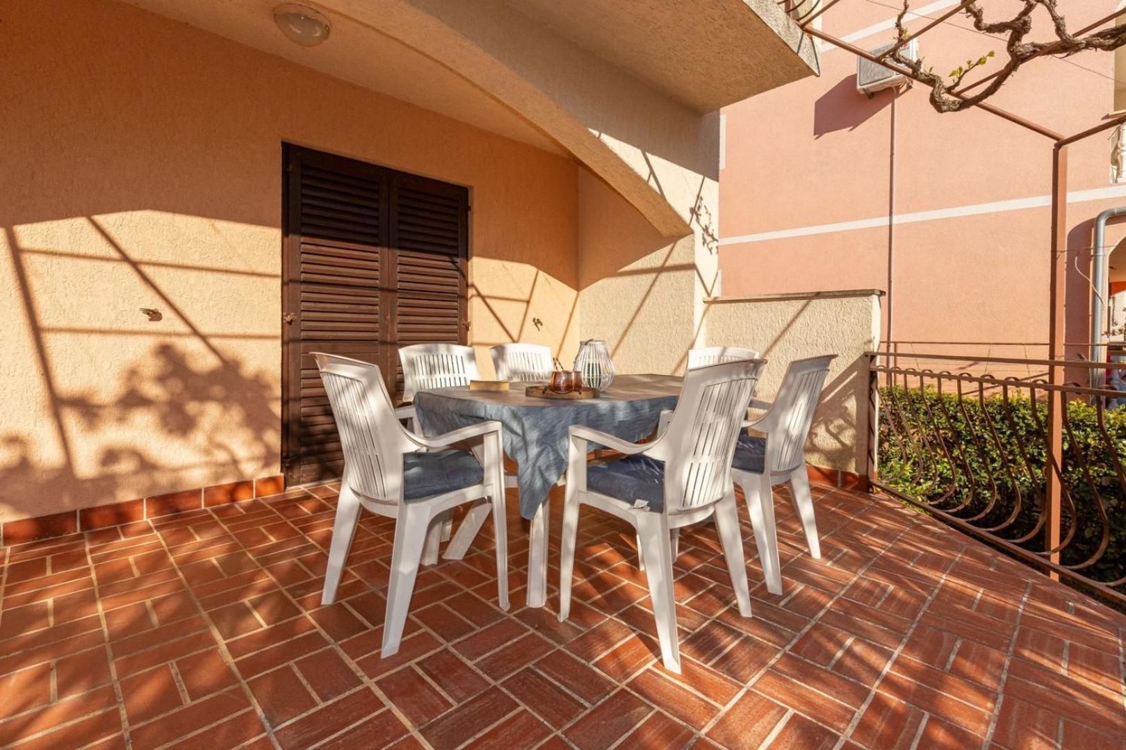 Three Bedroom Apartment In Biograd Biograd Na Moru Exterior photo